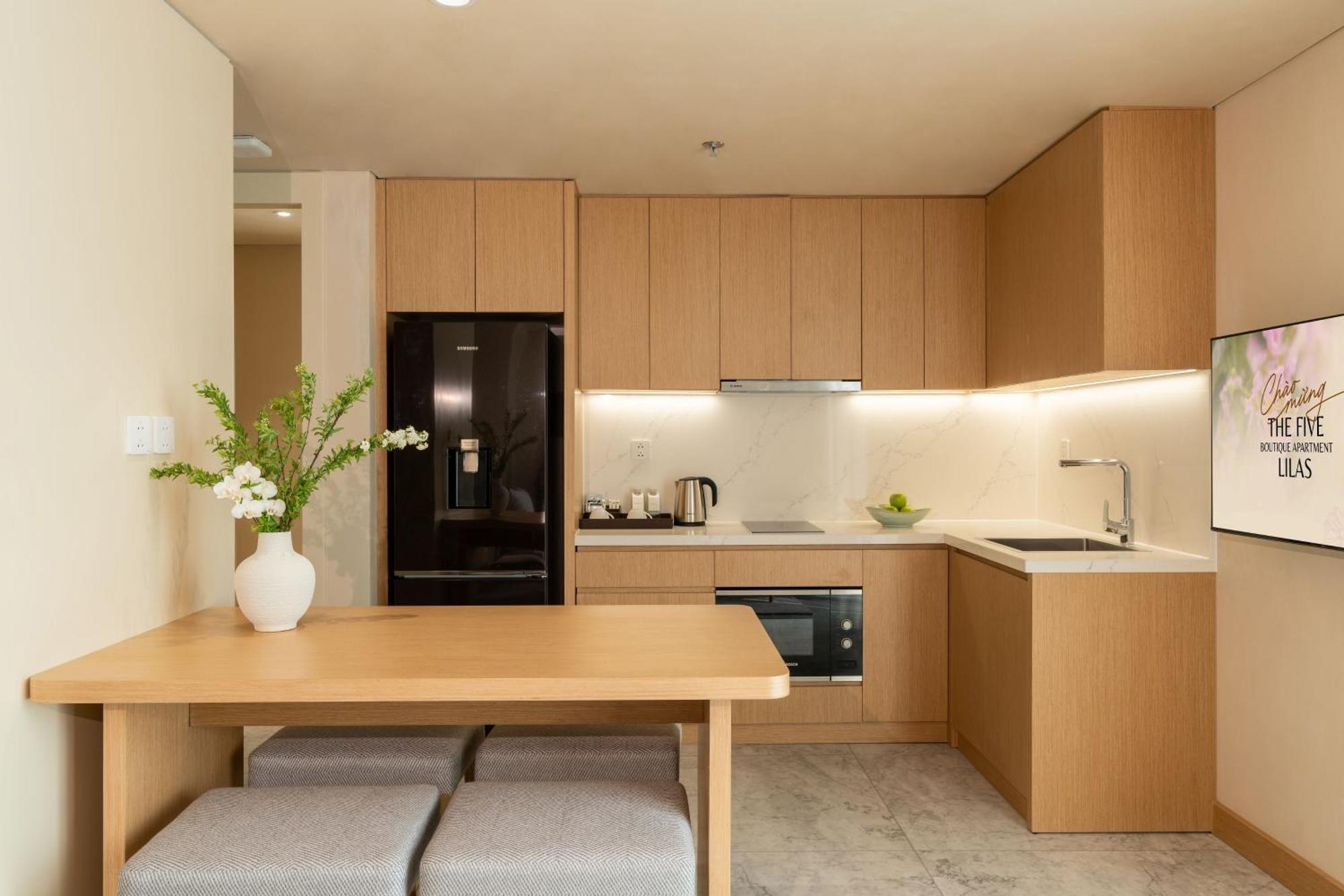 The Five Suites Lilas Ханой Экстерьер фото